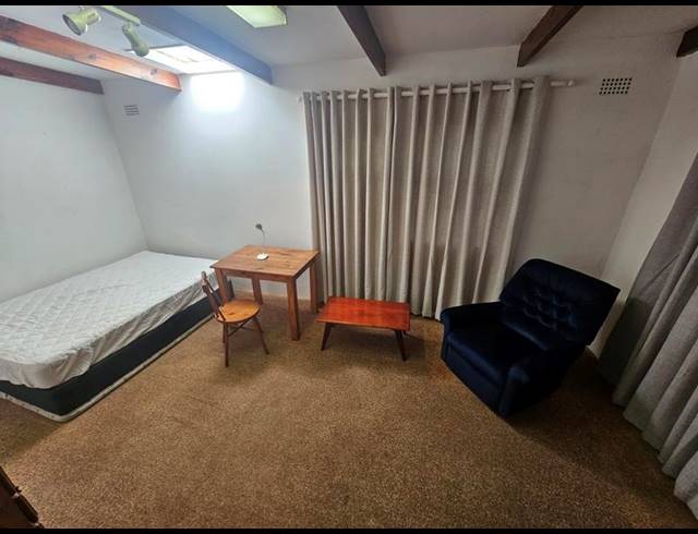 1 BEDROOM PROPERTY TO RENT IN RONDEBOSCH